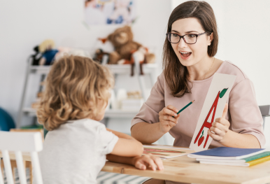 Jak wspierać rozwój emocjonalny dziecka w domu?